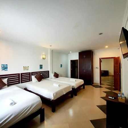 Aime House & Niisaii Apartment Phnom Penh Esterno foto