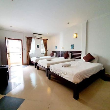 Aime House & Niisaii Apartment Phnom Penh Esterno foto