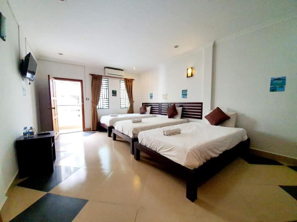 Aime House & Niisaii Apartment Phnom Penh Esterno foto