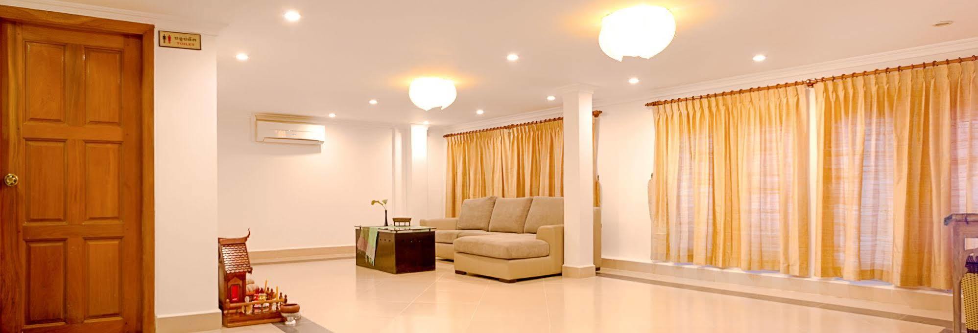 Aime House & Niisaii Apartment Phnom Penh Esterno foto