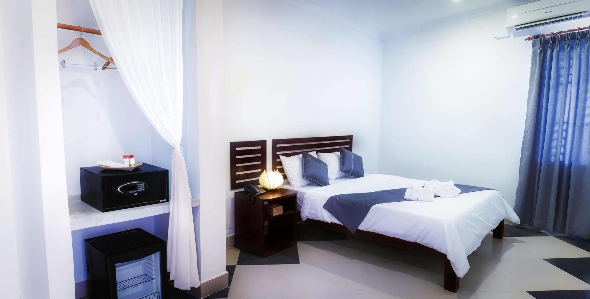 Aime House & Niisaii Apartment Phnom Penh Esterno foto