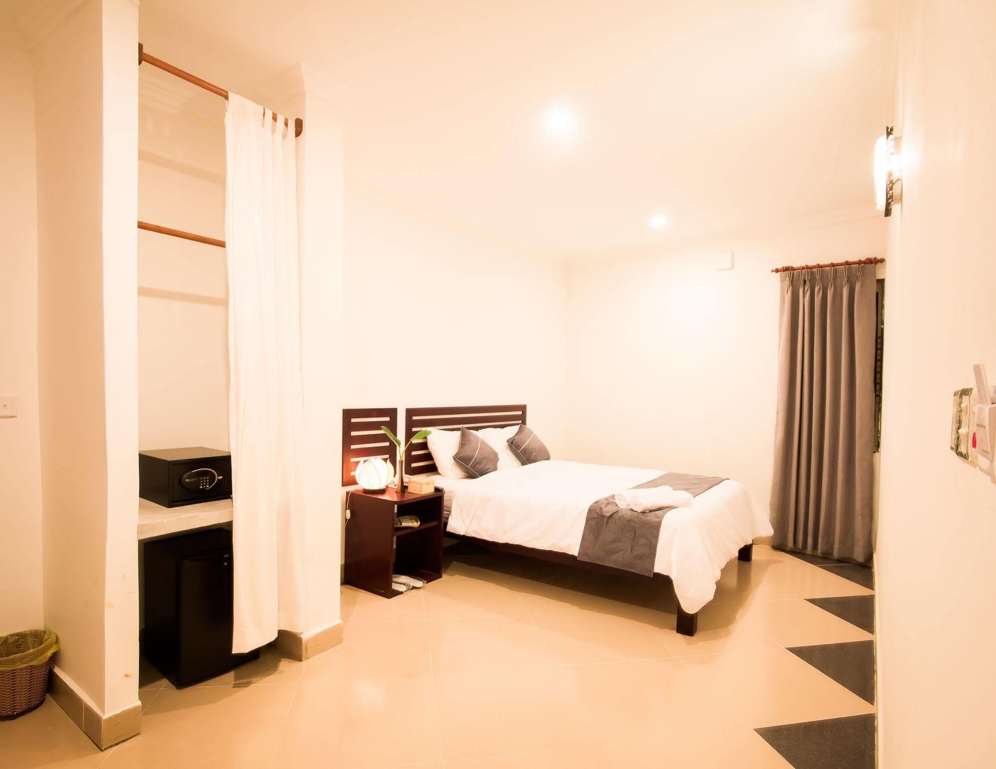 Aime House & Niisaii Apartment Phnom Penh Esterno foto