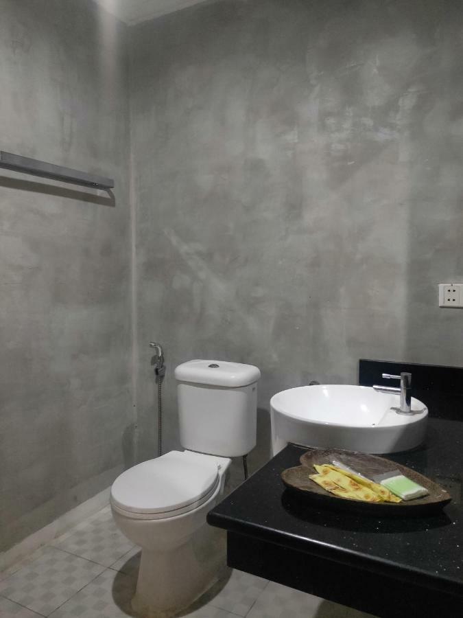 Aime House & Niisaii Apartment Phnom Penh Esterno foto